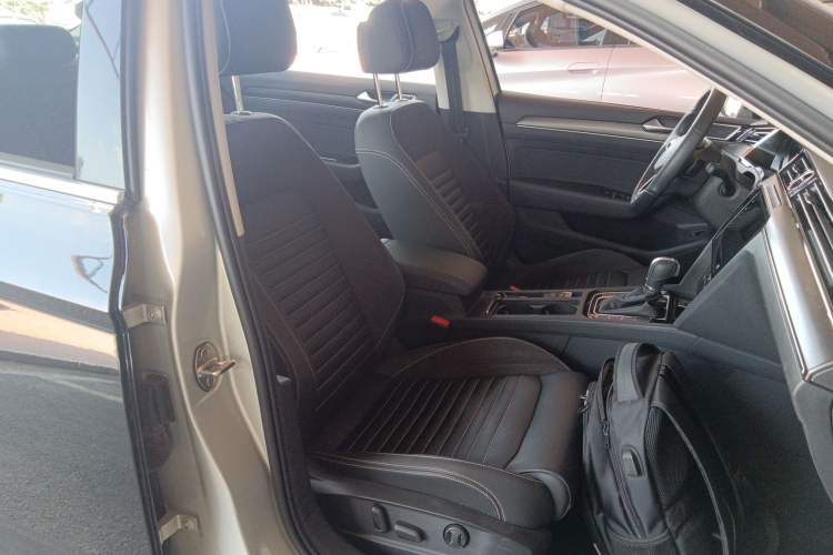 Used Volkswagen Magotan 2020 330TSI DSG Leading Model
