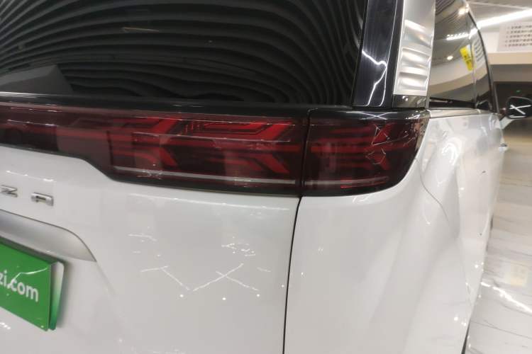 Used Denza D9 2024 DM-i 980 Four-Wheel Drive Prestige Model
