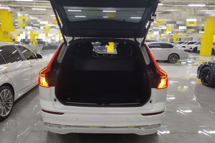 Used Volvo XC60 2022 B5 4x4 Zhiyi Luxury Edition
