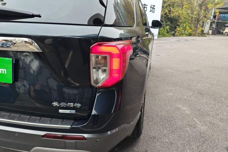 Used Ford Explorer 2020 EcoBoost 285 4x4 Titanium Edition 7-Seater
