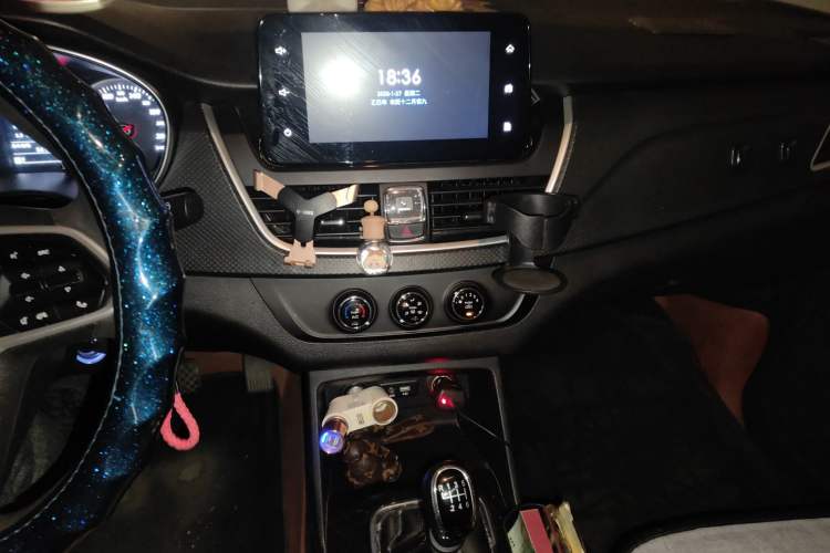 Used Baojun 730 2019 1.5L Manual Fashion Model 7-seater National V
