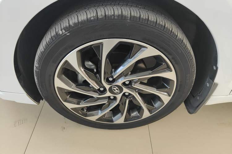Used Hyundai Elantra 2019 1.4T Dual-Clutch Xuan Dong · Dynamic Model