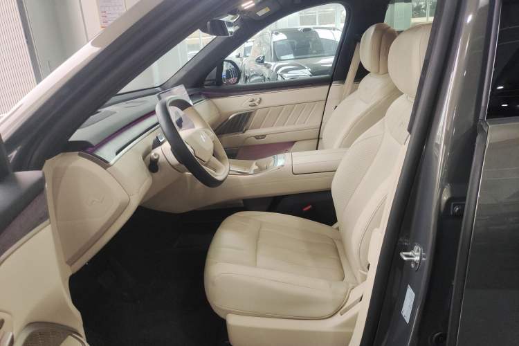 Used ONVO Luxeed L90 2025 Model—Max Six-Seater Version