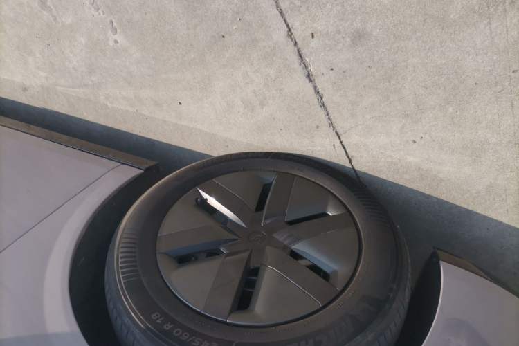 Used Li Auto MEGA 2024 Ultra Model