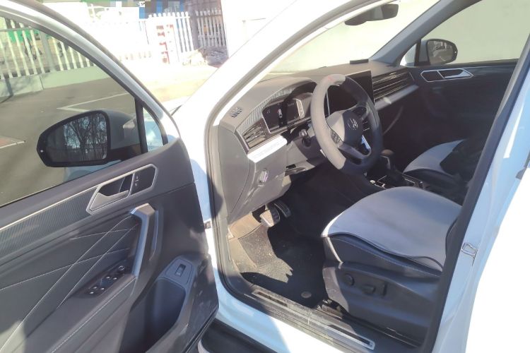 Used Volkswagen Tiguan L 2024 330TSI Automatic Two-Wheel Drive R-Line Enhanced Edition