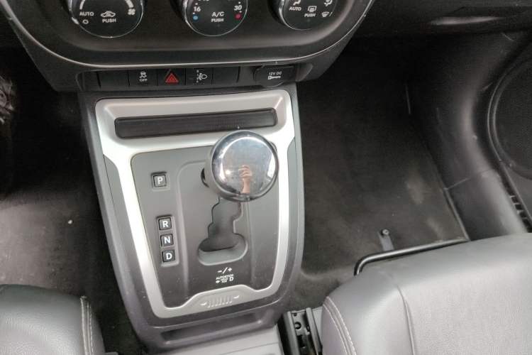 Used  Compass 2014 Revised Version 2.4L Four-Wheel Drive Comfort Edition
