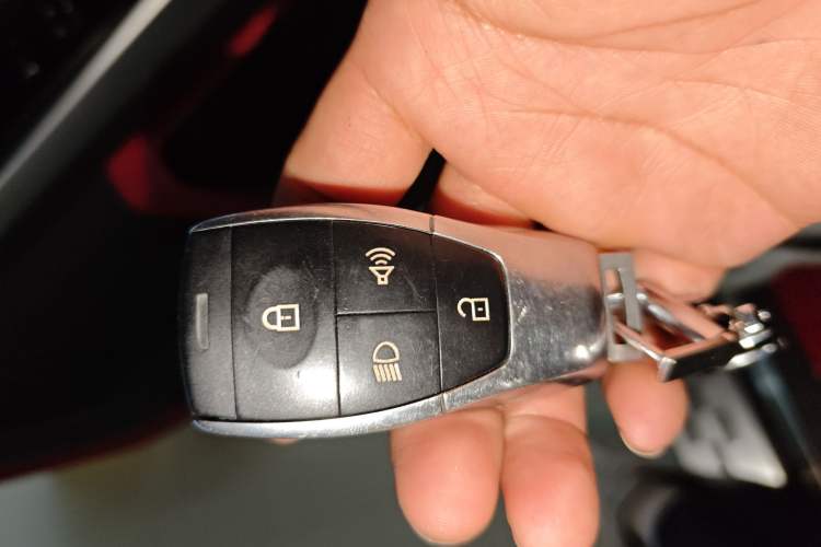 Used Beijing Auto BJ40 2023 2.0T Automatic Four-Wheel Drive Urban Hunter Edition Chivalrous Type
