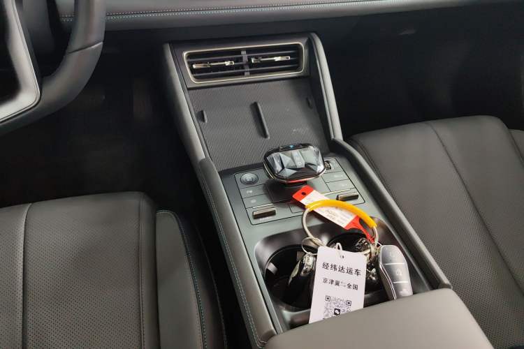 Used BYD Qin L 2025 DM-i Smart Drive 120KM Leading Model
