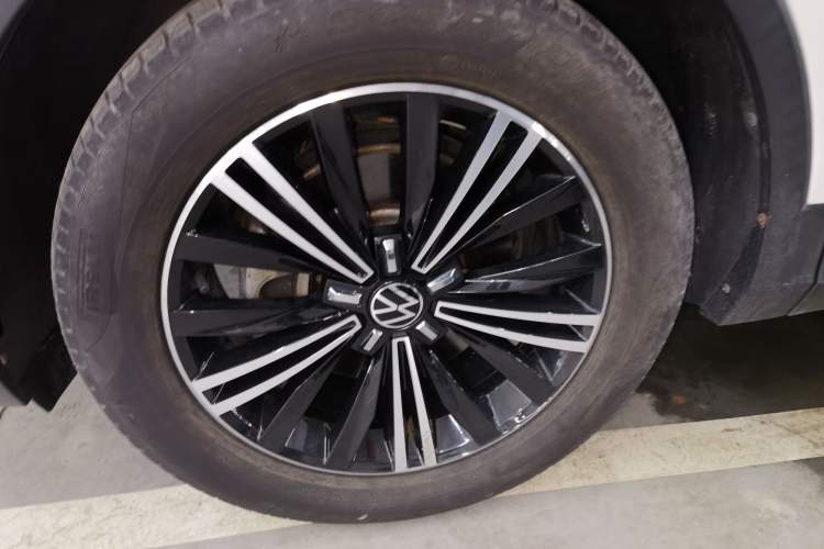 Used Volkswagen Tiguan L 2020 330TSI Automatic Two-Wheel Drive Panoramic Comfort Edition China VI Standard