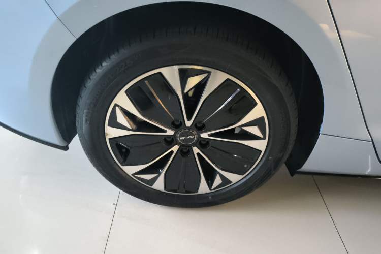 Used BYD Seal 2022 550 km Standard Range Rear-Wheel Drive Prestige Version
