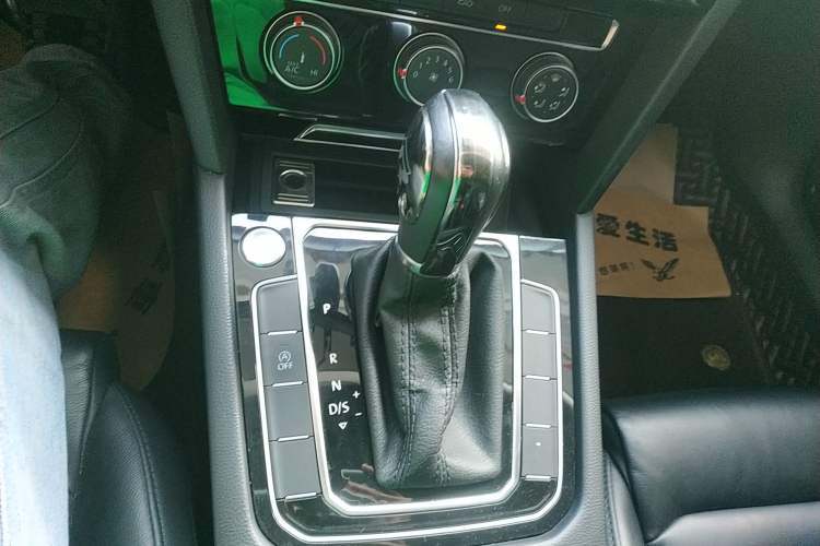 Used Volkswagen Magotan 2019 330TSI DSG Leading Model China VI Standard
