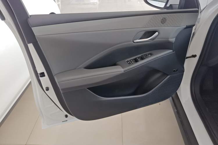 Used BYD Qin PLUS 2025 DM-i Smart Drive 55KM Leading Model
