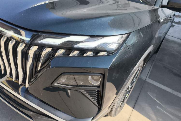 Used Dongfeng Aeolus Huge 2022 Mach Dual-Motor 1.5T MHD Dare-to-Dream Edition