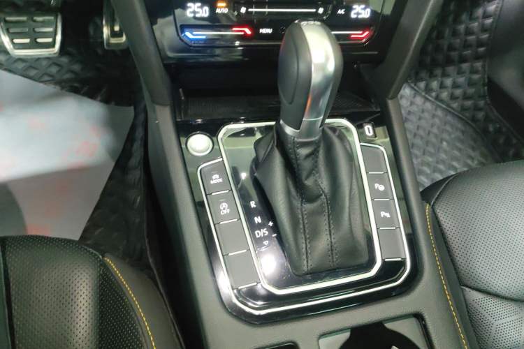 Used Volkswagen FAW-Volkswagen CC 2024 380TSI Striking Edition
