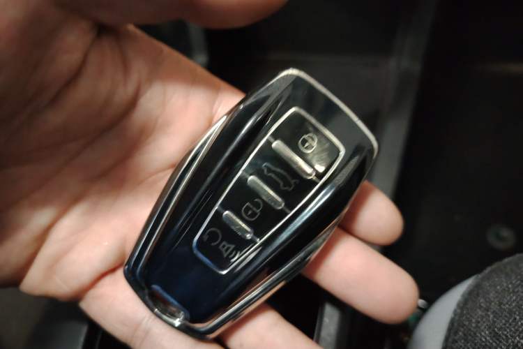 Used Geometry E Firefly 2024 301km Flowing Light
