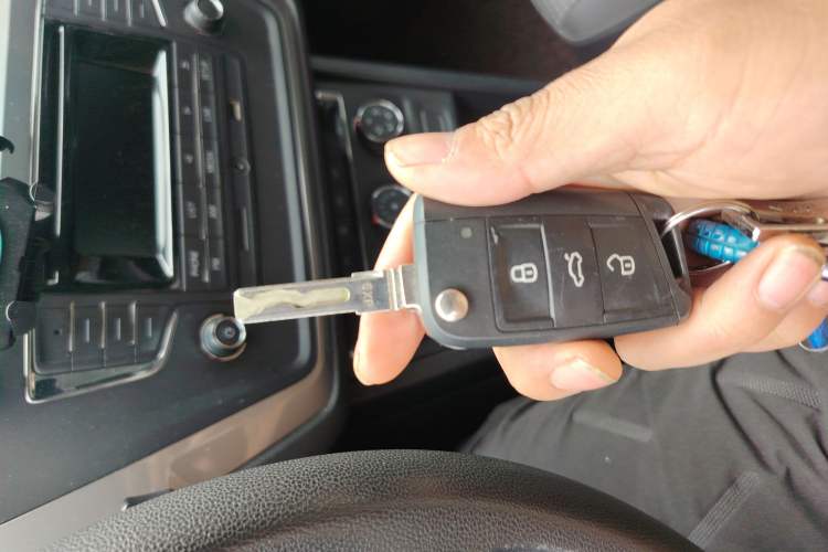 Used Volkswagen Touran 2016 Volkswagen Touran L 280TSI Manual Trend Edition
