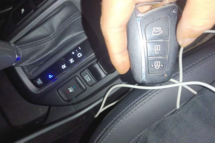 Used Hyundai Santa Fe 2013 Revised Version 2.4L Automatic All-Wheel Drive Luxury Trim
