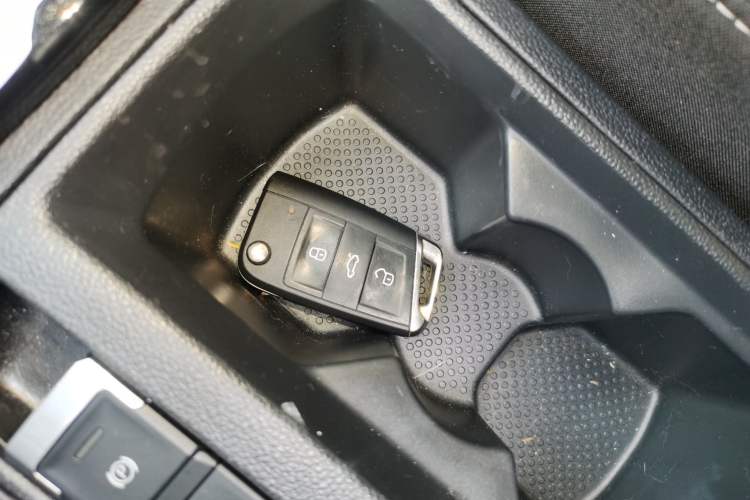 Used Volkswagen T-ROC 2022 280TSI DSG Two-Wheel Drive Comfort PLUS
