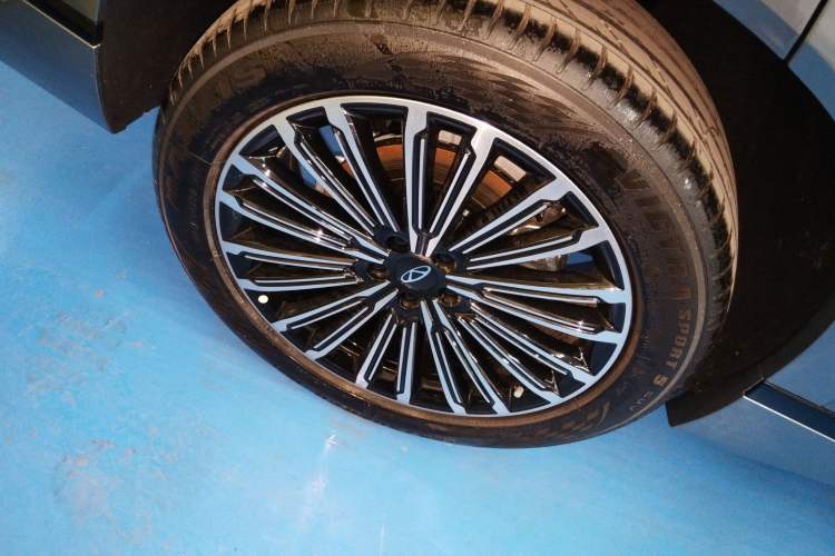 Used Chery Tiggo 9 C-DM 2025 1.5T 106KM Enjoy Edition 7 Seats Lithium Iron Phosphate