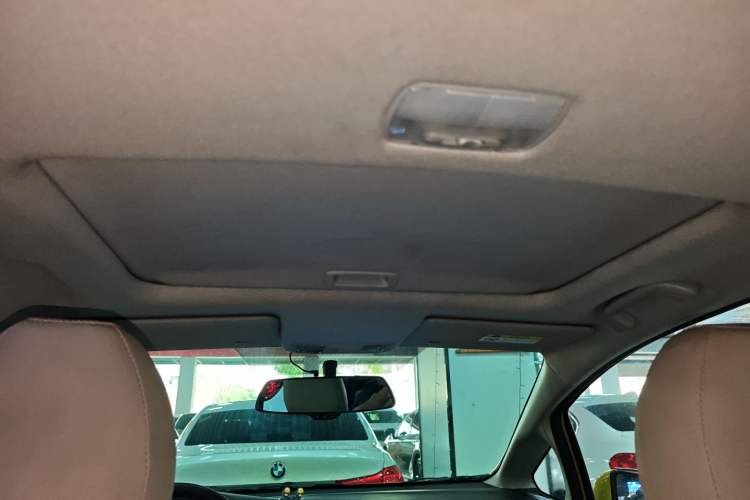 Used Honda Fit 2016 1.5L LXS CVT Comfort Sunroof Version
