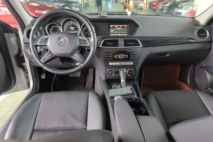 Used Mercedes-Benz C-Class 2013 C 180 Classic Grand Edition
