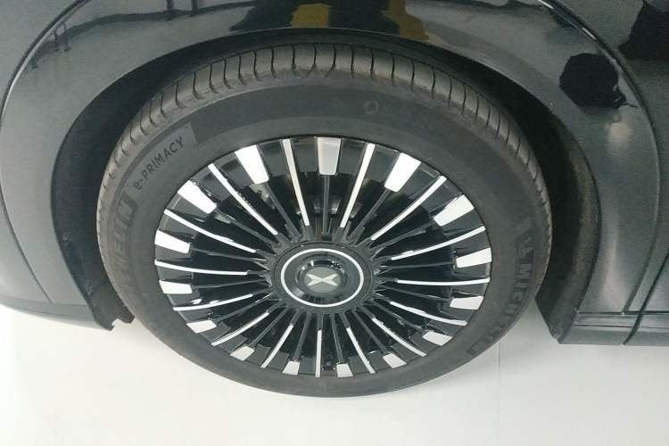 Used XPeng X9 2025 740 Ultra-Long Range Max
