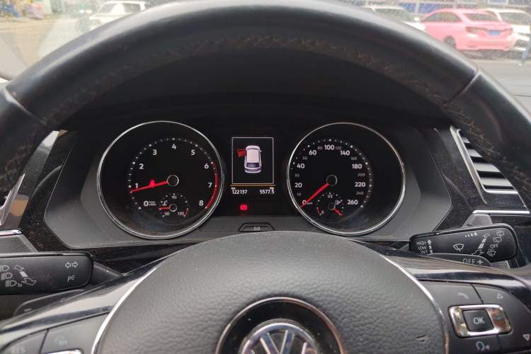 Used Volkswagen Tiguan L 2017 330TSI Automatic Two-Wheel Drive Luxury Edition
