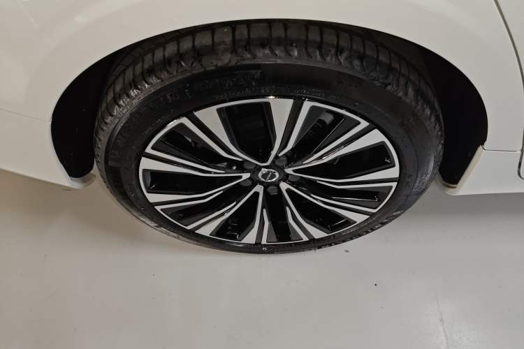 Used Volvo S60 2024 B4 Zhiyuan Luxury Edition
