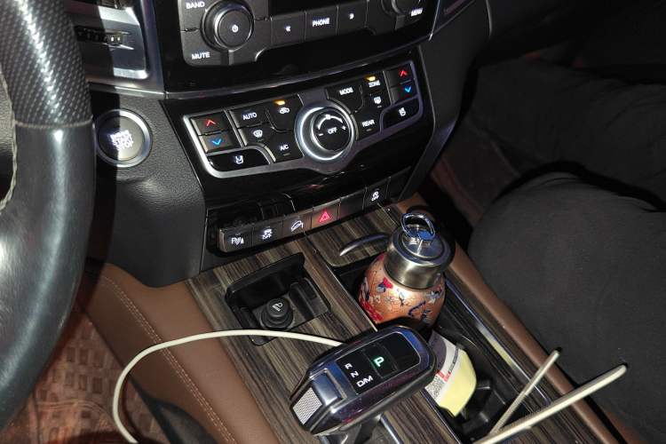 Used Haval H9 2017 2.0T Gasoline 4x4 Luxury 7-Seater
