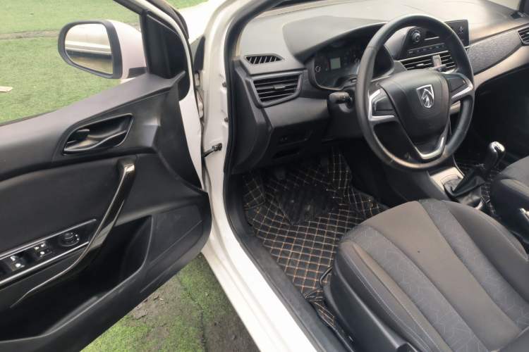 Used Baojun 310 2016 1.2L manual Comfort trim level
