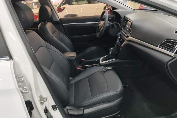 Used Hyundai Elantra 2016 1.6L Automatic ZhiXuan – Elite Version