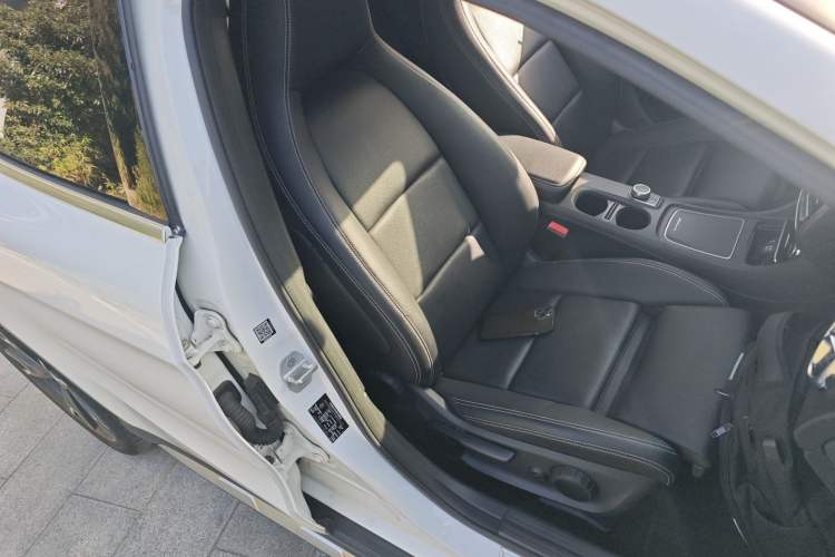 Used Mercedes-Benz GLA 2017 GLA 220 4MATIC Fashion Model