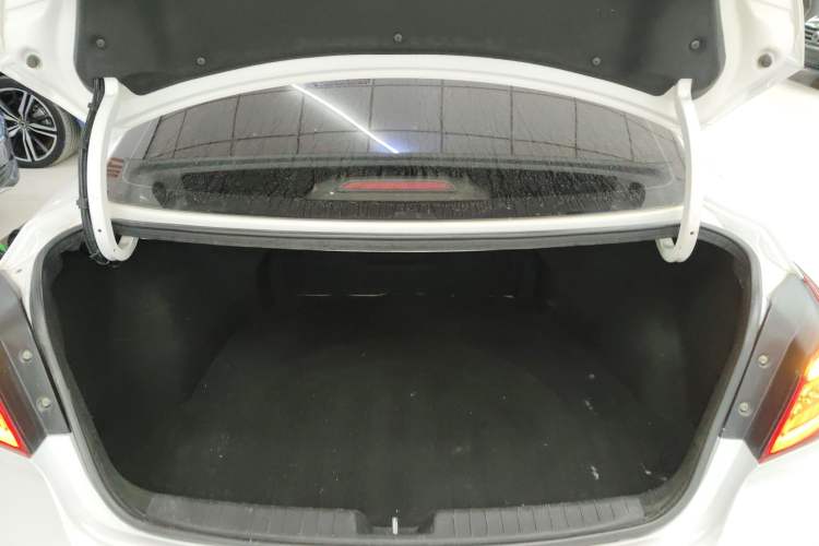 Used Hyundai Mistra 2014 1.8L Automatic Deluxe DLX Model
