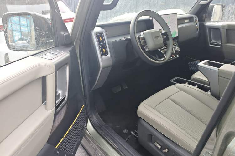 Used  V23 2025 501 Four-Wheel Drive Intelligent Driving Version
