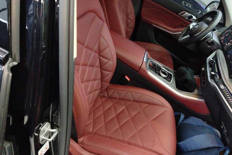 Used BMW X5 2023 xDrive 30Li Luxury M Sport Night Edition Package
