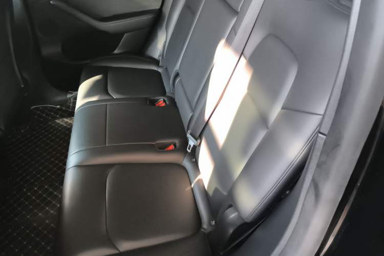 Used Tesla Model Y 2021 Long-Range All-Wheel-Drive Version
