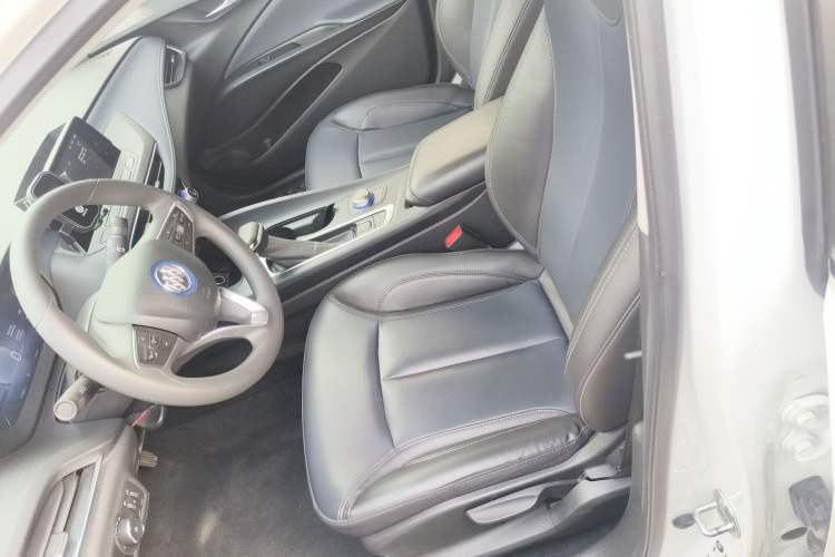 Used Buick Velite 6 2023 430km Range Commuter Version
