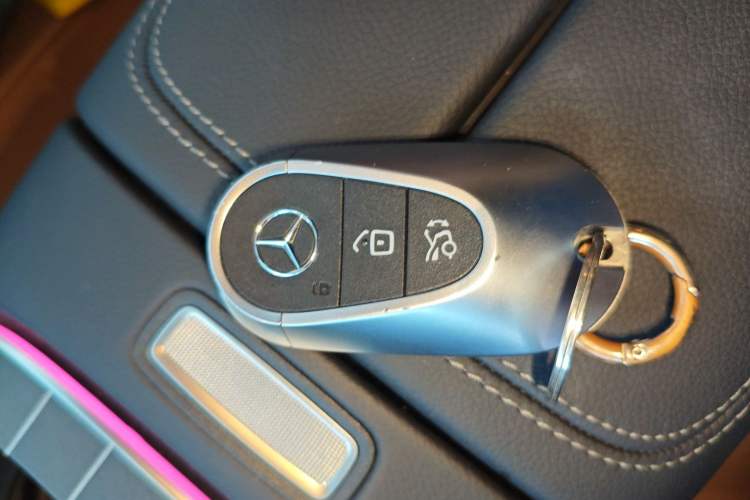 Used Mercedes-Benz E-Class 2024 Facelift E 300 L Luxury Edition
