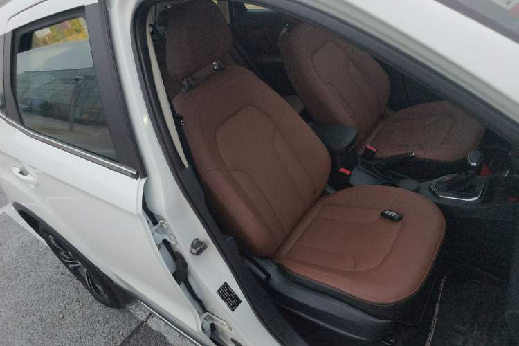 Used FAW Senya R7 2016 1.6L Automatic Prestige Edition
