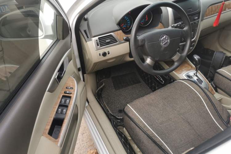 Used Buick Excelle 2015 1.5L Automatic Classic Model
