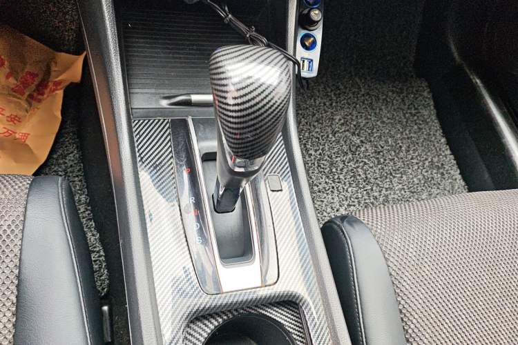 Used Honda Jade 2017 1.8L automatic Comfort version 5 seats
