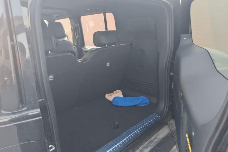 Used  V23 2025 401 Two-Wheel Drive Advanced Edition