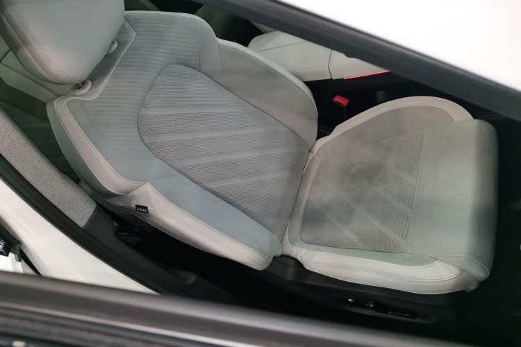 Used VOYAH FREE 2025 318 318 km Rear-Drive Touring Edition
