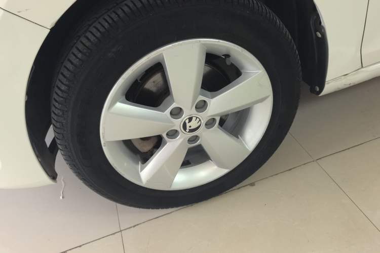 Used Skoda Rapid 2016 1.6L Automatic Front-Wheel Drive Model