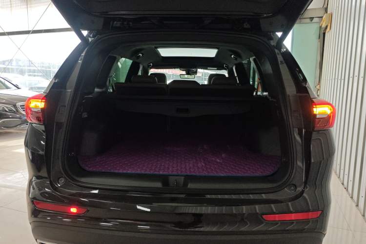 Used Buick Envision 2022 Encore Plus 652T Five-Seat Luxury Model