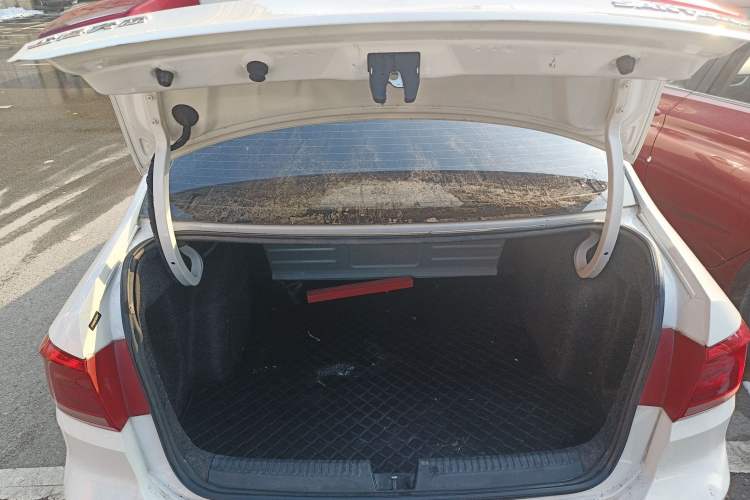 Used Volkswagen Santana 2015 1.6L Manual Fashion Edition