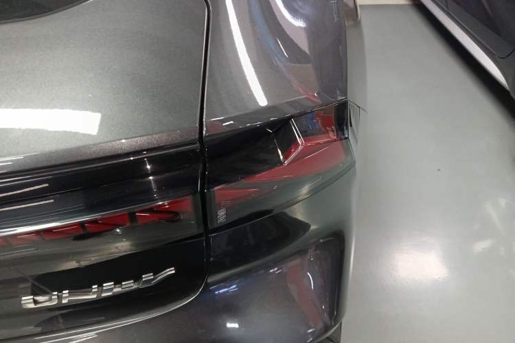 Used Changan UNI-V 2022 1.5T Prestige Version
