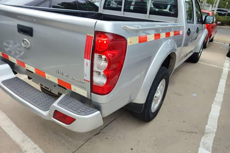 Used Great Wall Wingle 5 2017 2.0T European Version Diesel Two-Wheel Drive Advanced Large Double-Cab GW4D20E
