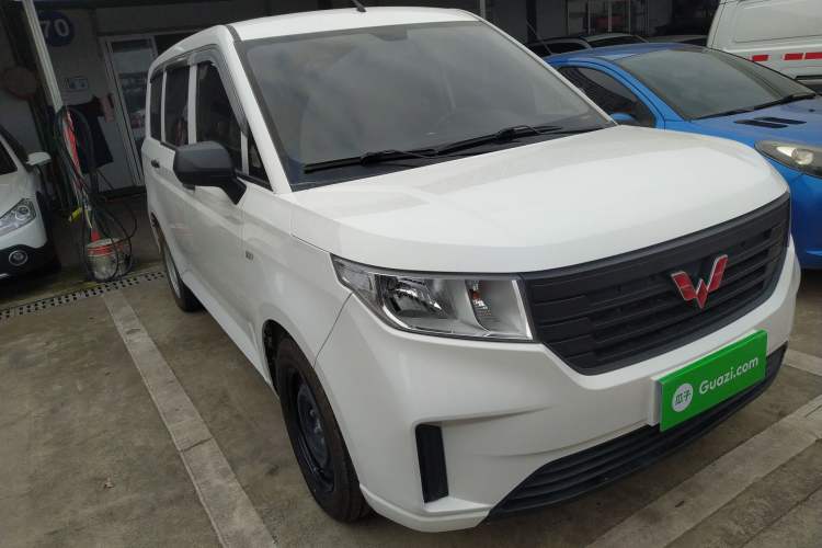 Used Wuling Hongguang PLUS 2020 1.5L Manual Standard Edition 7-Seater
