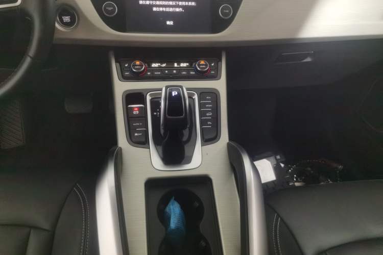 Used Geely Auto Emgrand X7 Sport 2020 1.8TD DCT Two-Wheel Drive Smart Connect 4G-Enabled Version